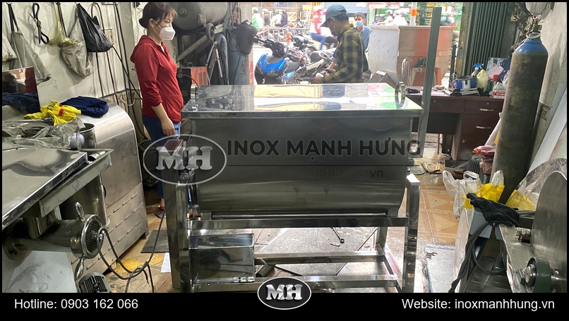 may-vat-ly-tam-mau-trang-su-tinh-te